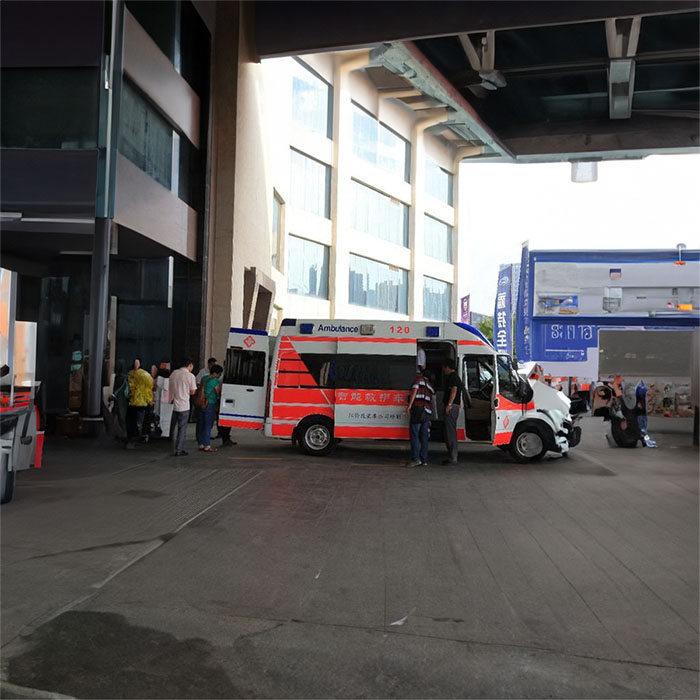 河南郑州市新密哪里有救护车租赁转运到洛阳市救护车自费多少钱