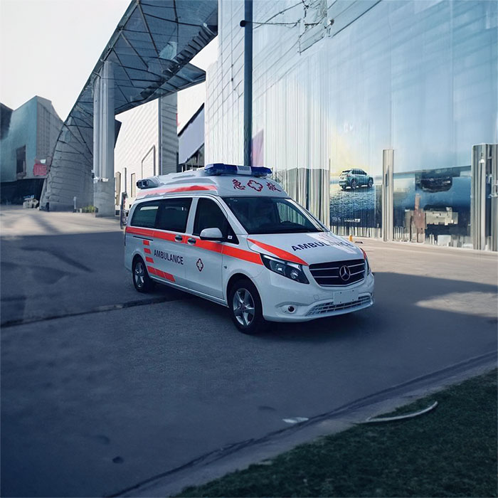 河南郑州中原区租赁私家救护车转院到河南省中医院 叫一次救护车多少钱出租