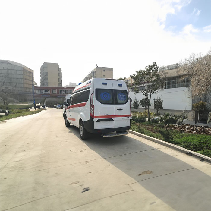 郑州中原长途救护车出租租赁到平顶山市新华区叫一次救护车要多少钱