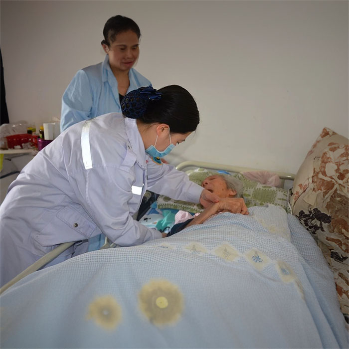 郑州市管城租用私人救护车到河南省河南省人民医院 救护车出租 多少钱一辆