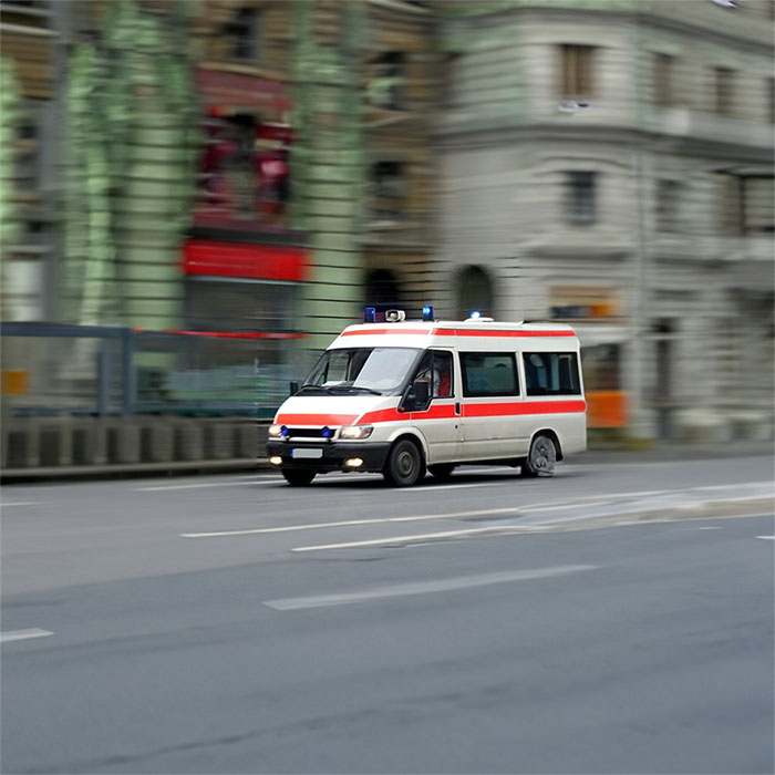 河南郑州新郑救护车出租转院到周口市川汇区叫次救护车多少钱