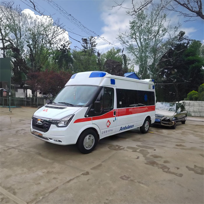 郑州市金水区正规救护车出租租赁到漯河市源汇区病人转运救护车-救护车出租