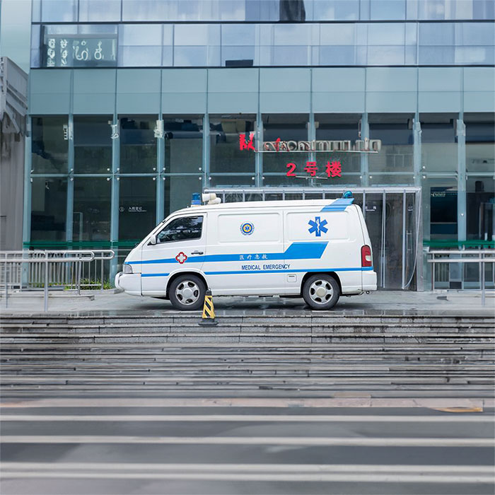 河南郑州周边救护车出租出租到南阳市唐河县救护车转运