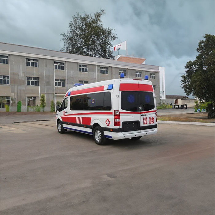 新密市救护车出租服务转运到漯河市召陵区正规私人救护车
