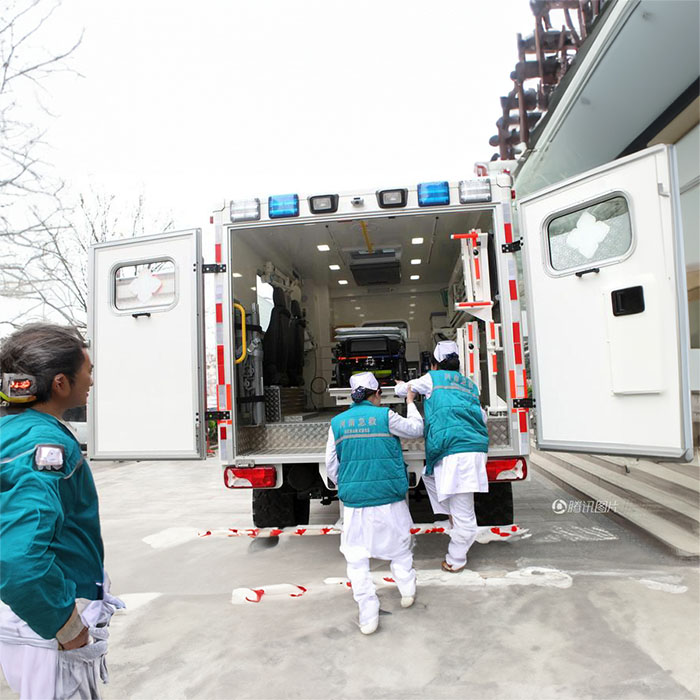 河南新郑租赁私人救护车转运到河南省周口市中心医院 出租120救护车多少钱