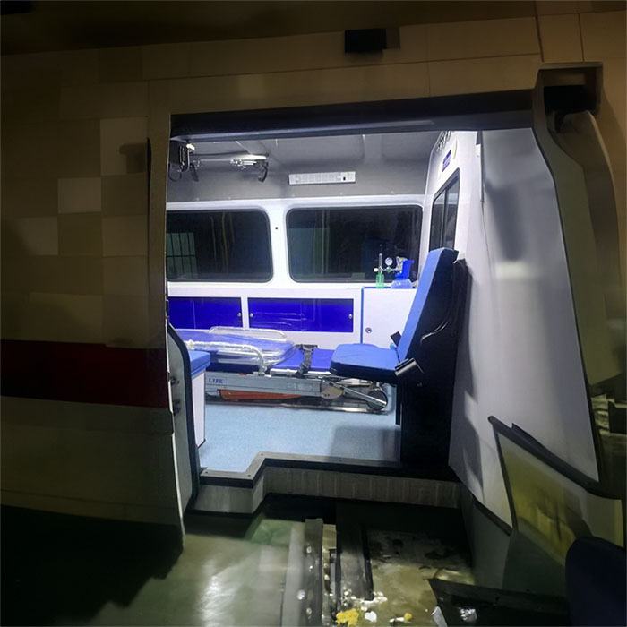 郑州郑东新区租私家救护车转院到河南省结核病医院 有哪里救护车出租转院