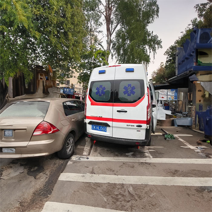 河南郑东新区租赁救护车转运到南阳市西峡县救护车接送费用