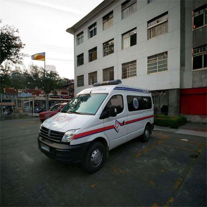 河南中原租赁私人救护车转运到河南郑州市中心医院 出租转院救护车多少钱