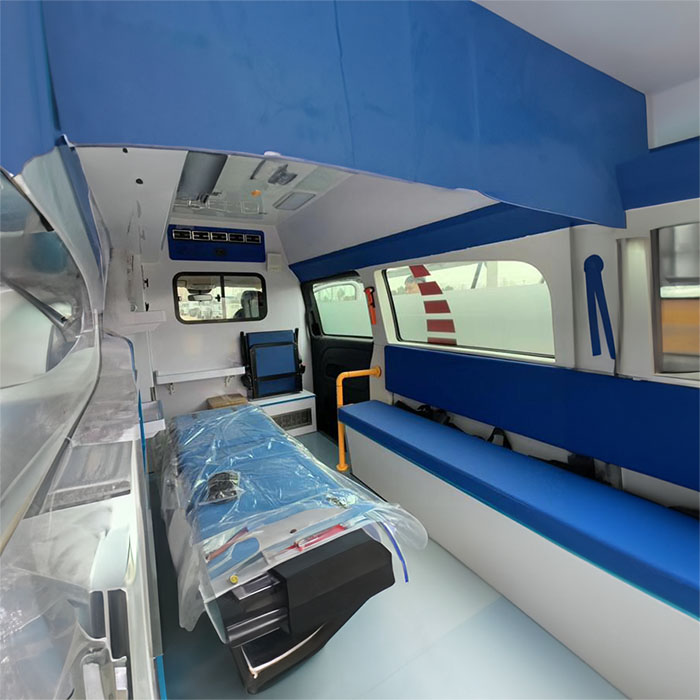 郑州市经开区私人救护车租赁到河南省漯河市人民医院 跨省120救护车出租多少钱