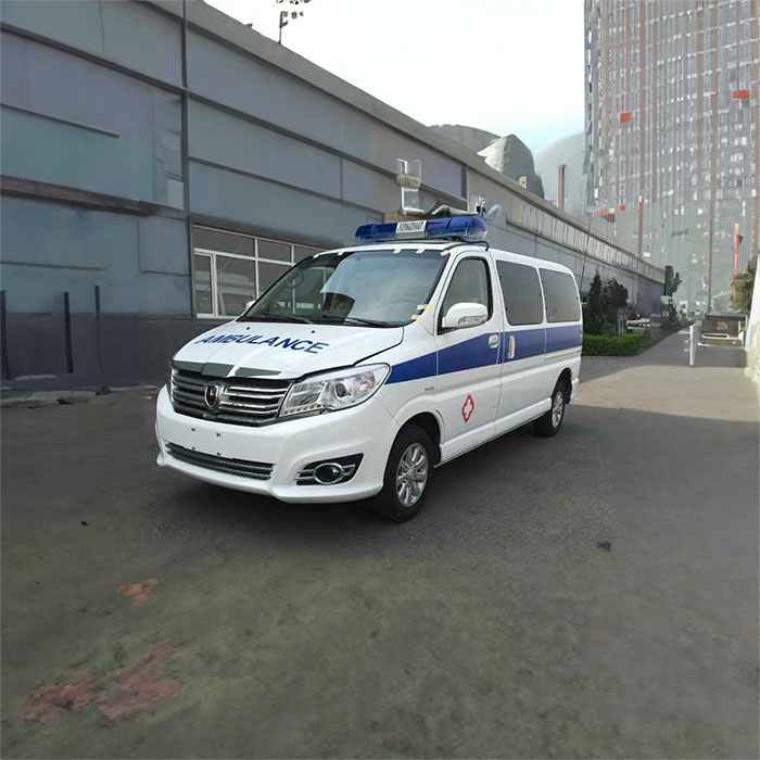 郑州市管城区租用私人救护车护送到新乡医学院第二附属医院 救护车出租一般多少钱租用