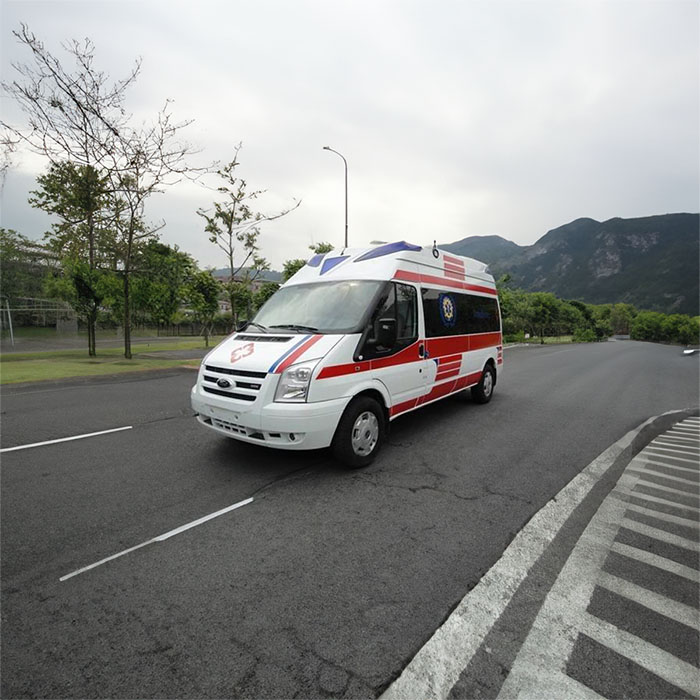 经开区租赁私家救护车到河南省河南中医学院附属医院 救护车出租电话多少