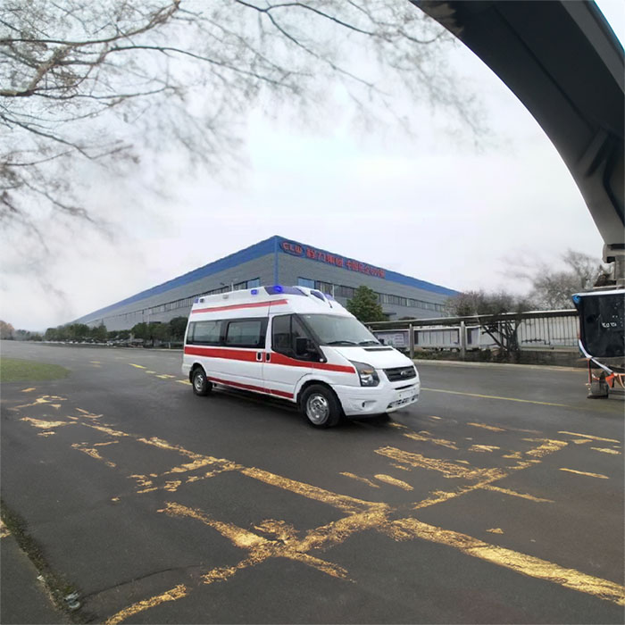 河南郑州经开区租用私人救护车到中国五二医院 那里有救护车出租 多少钱