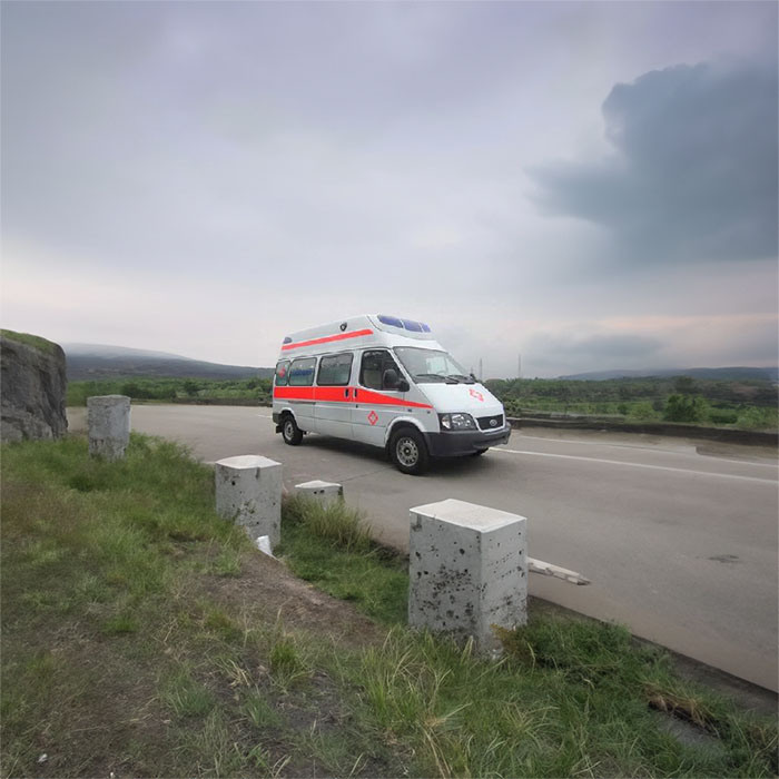 河南郑州登封市租私家救护车转院到安阳市肿瘤医院 救护车出租服务 长途转运服务多少钱