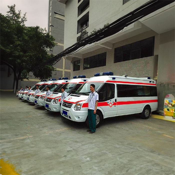 河南郑州航空港租用私人救护车护送到郑州铁路中心医院 救护车如何收费 出租公司