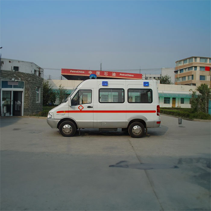 中原区租赁私家救护车转院到河南新乡医学院附属医院 医院救护车叫一次多少钱 出租