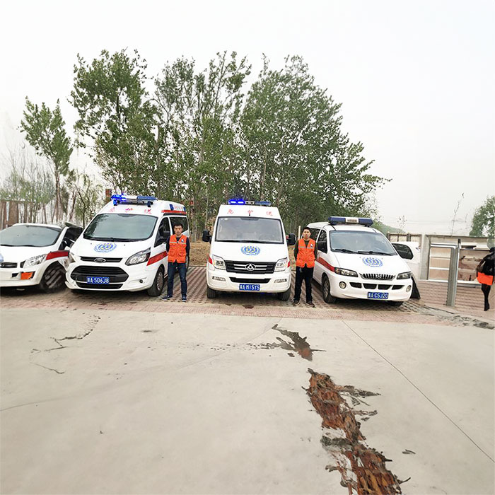 河南管城救护车出租转运到信阳市浉河区问一下出救护车一趟要多少钱