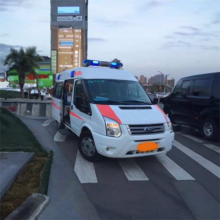 河南登封市预约私人救护车租赁到新乡医学院一附院 救护车出租公司哪个靠谱