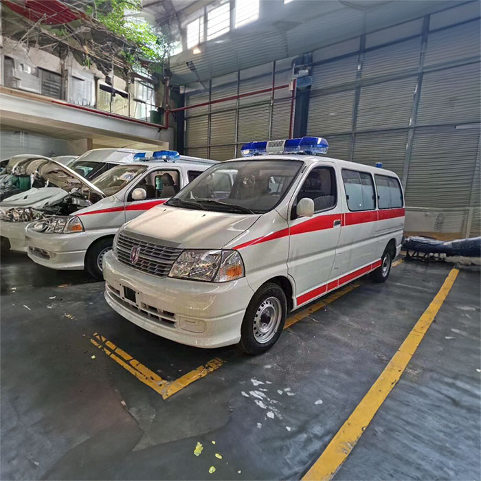 河南二七区救护车出租中心转运到南阳市新野县正规租赁救护车