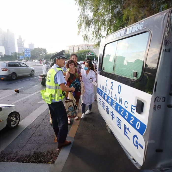 河南郑州市郑东新区长途救护车转院到漯河市市辖区叫救护车得多少钱