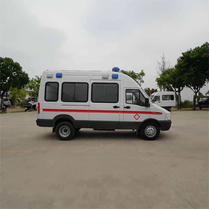 河南新郑市跨省救护车转院到新乡市新乡县救护车医疗出租