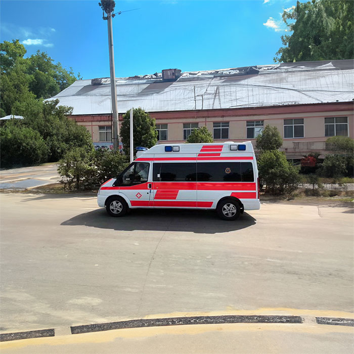 郑州高新区出租救护车租赁到濮阳市濮阳县救护车一般多少钱一次