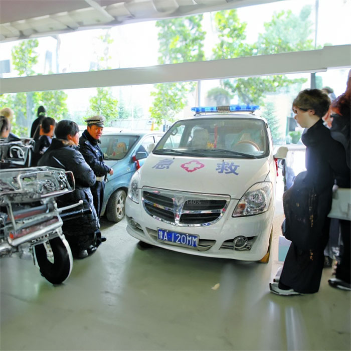 河南郑州市上街区救护车出租公司护送到商丘市柘城县救护车出租转运