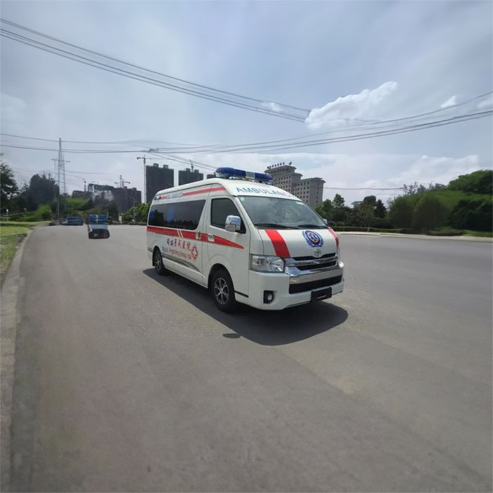 郑州市二七区租用私人救护车护送到河南省中医院 救护车出租收费多少钱