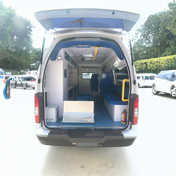 郑东新区租用私人救护车到河南省军区医院 救护车出租价格多少