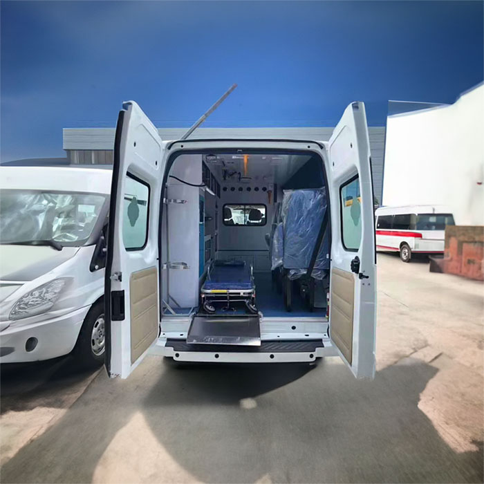 郑州市航空港租赁私家救护车转院到河南科技大学附属医院 出租救护车多少钱