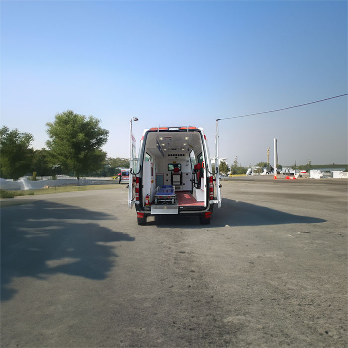 河南郑州中牟租救护车护送到河南省郑州铁路中心医院 出租120救护车多少钱一公里