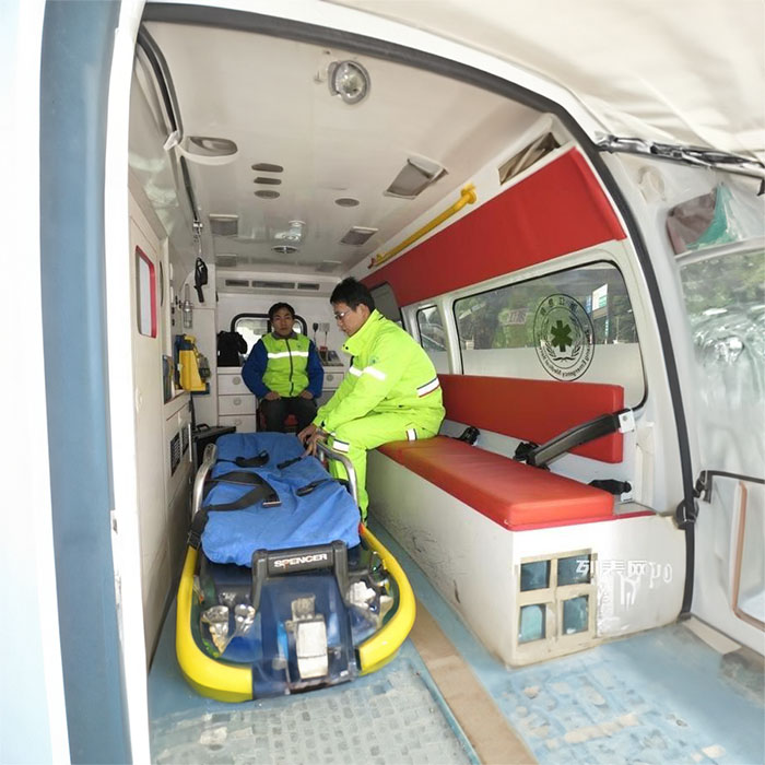 郑州巩义市出租救护车到洛阳市嵩县长途私人救护车出租