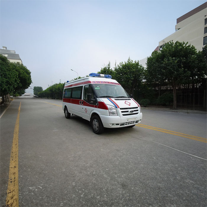 郑州市荥阳租120私人急救车到河南郑州铁路中心医院 救护车辆出租价格多少