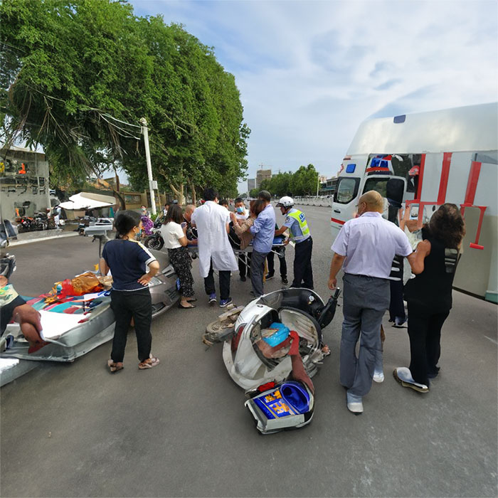 河南二七租120私人急救车到河南省解放一六Ｏ医院 哪里有长途救护车出租公司